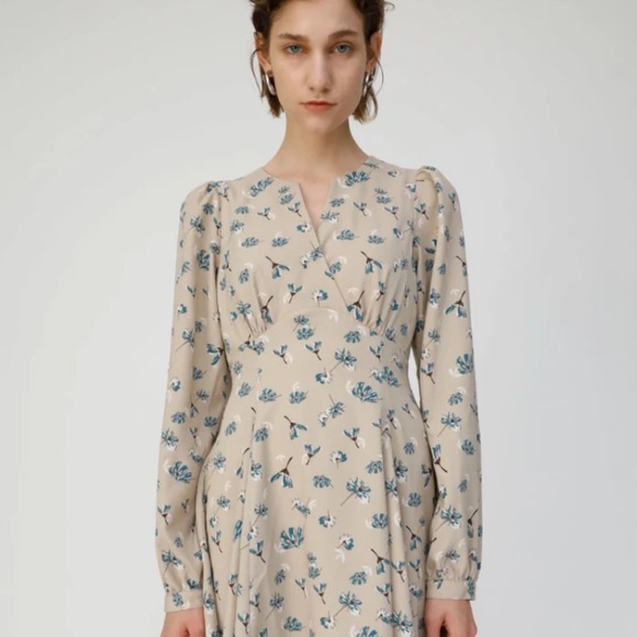 Dress - Picture 3 of 6